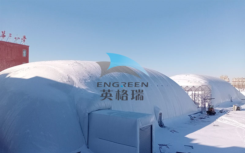校园草莓视频下载网址体育馆，学生冬季体育活动的理想场所