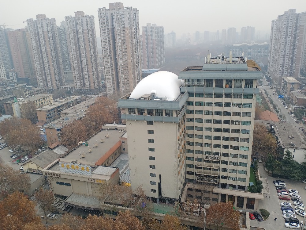 楼顶草莓视频下载网址体育馆是一种新型的体育场馆建筑，在未来的发展中有着广阔的前景